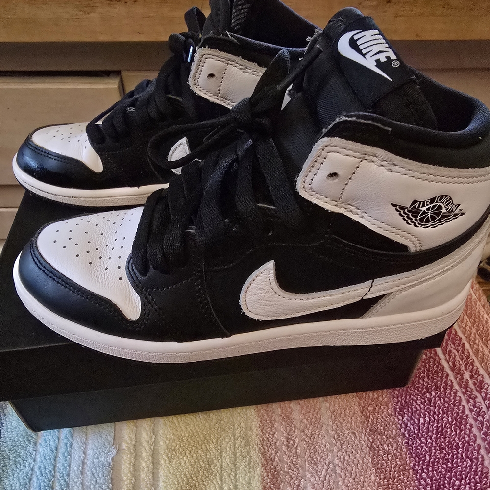 Nike Kids Sneakers Black and White
